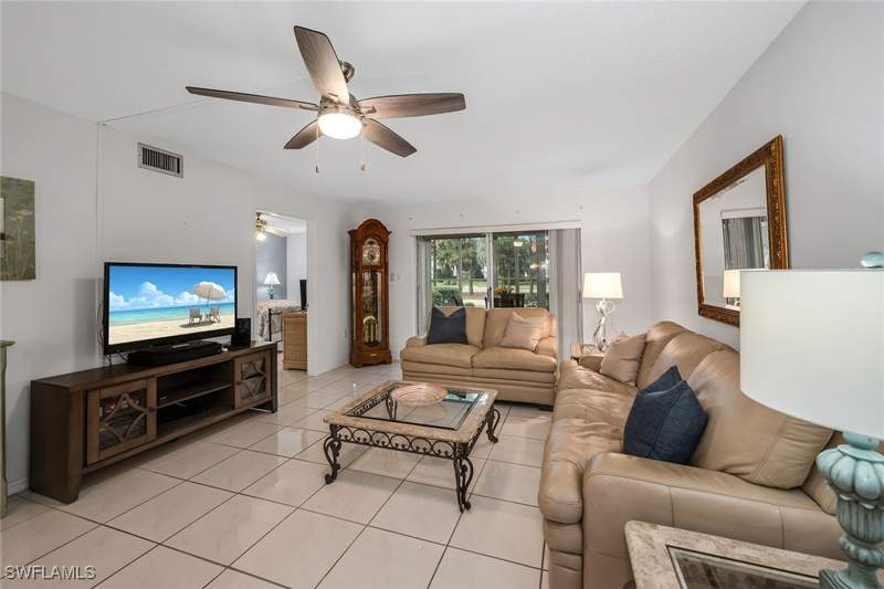 2 bedroom Condominium at 200 Valley Stream Dr 3B, Valley Stream Court, Naples — photo 5