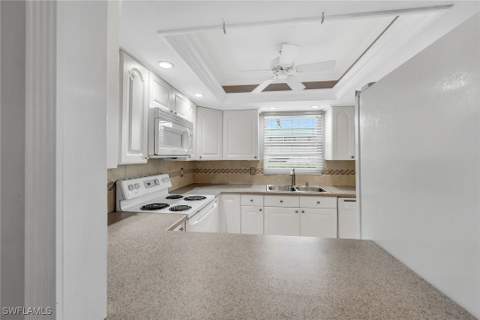 200 Valley Stream Dr 3B, Naples FL - photo 9 of 45