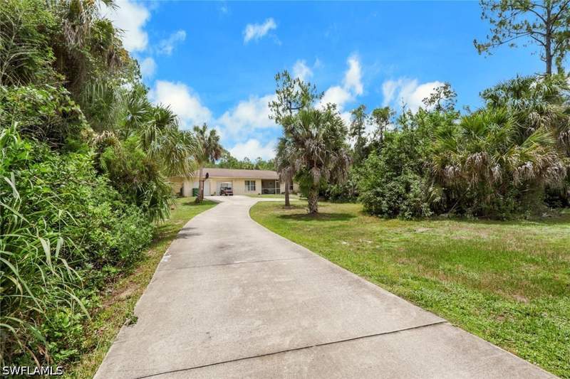 6 bedroom SingleFamilyResidence at 160 19th St SW, Golden Gate Estates, Naples — photo 4