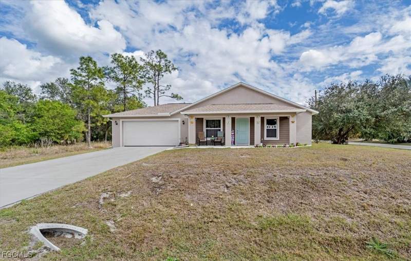 3 bedroom SingleFamilyResidence at 2001 E 14th St, Lehigh Acres, Lehigh Acres — photo 3
