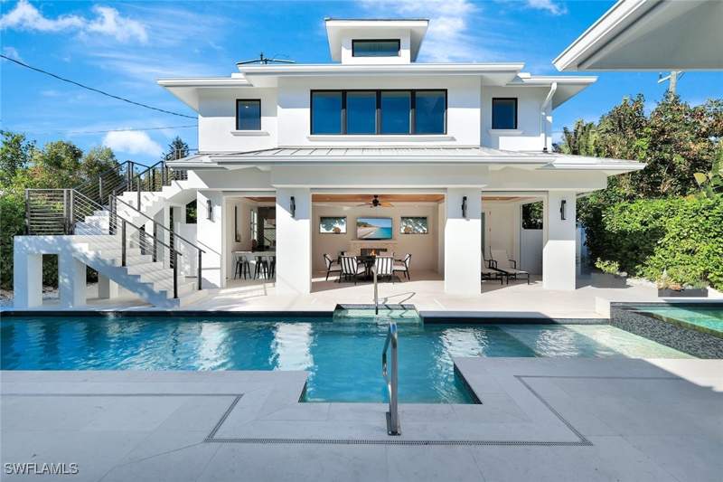 5 bedroom SingleFamilyResidence at 739 5th Ave N, Olde Naples, Naples — photo 3