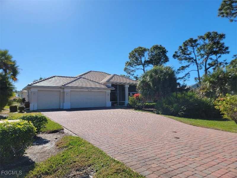 4 bedroom SingleFamilyResidence at 5010 Key Largo Ln, Admirals Point, Punta Gorda — photo 1