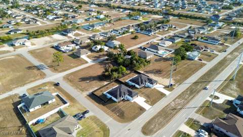 405 Kismet Pkwy E, Cape Coral FL - photo 7 of 50