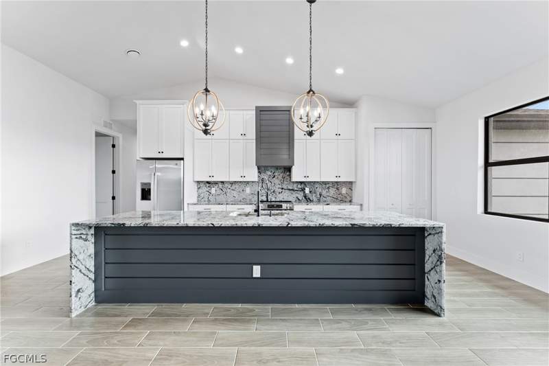 4 bedroom SingleFamilyResidence at 385 Paulcrest Ave, Southwood, Lehigh Acres — photo 2
