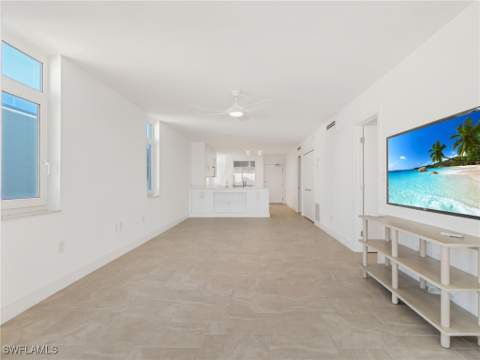 9415 Gulf Shore Dr 102, Naples FL - photo 10 of 43