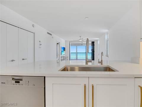 9415 Gulf Shore Dr 102, Naples FL - photo 9 of 43