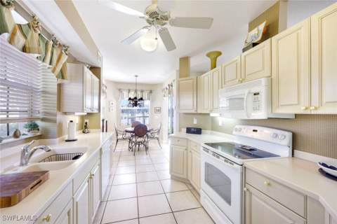 610 Laguna Royale Blvd 1001, Naples FL - photo 10 of 30