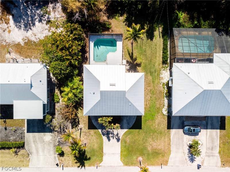 2 bedroom SingleFamilyResidence at 7947 Gabion Ct, Captains Cove, Bokeelia — photo 4