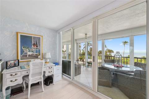 4651 Gulf Shore Blvd N 101, Naples FL - photo 18 of 38
