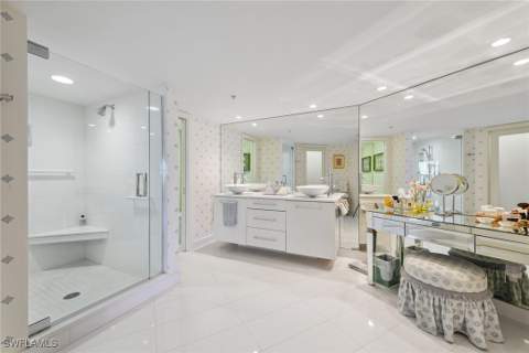 4651 Gulf Shore Blvd N 101, Naples FL - photo 20 of 38