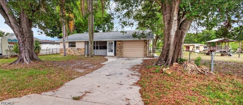 3 bedroom SingleFamilyResidence at 12362 3rd St, Fort Myers Shores, Fort Myers — photo 4