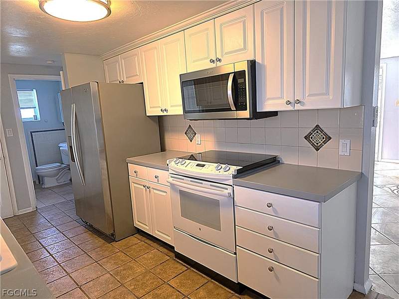 3 bedroom SingleFamilyResidence at 12362 3rd St, Fort Myers Shores, Fort Myers — photo 5