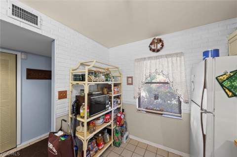 9305 Lake Park Dr 102, Fort Myers FL - photo 12 of 37