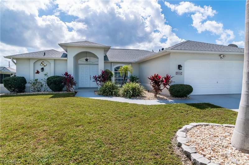 3 bedroom SingleFamilyResidence at 310 SE 47th St, Cape Coral, Cape Coral — photo 1