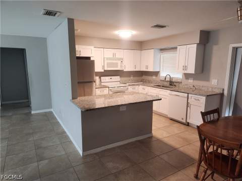 1402 NE 18th St, Cape Coral FL - photo 8 of 23
