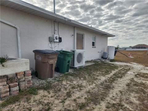 1402 NE 18th St, Cape Coral FL - photo 9 of 23