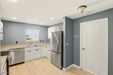 165 Bristol Ln C202, Naples FL - photo 10 of 28
