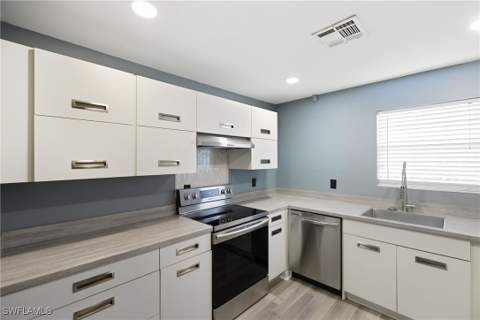 165 Bristol Ln C202, Naples FL - photo 8 of 28