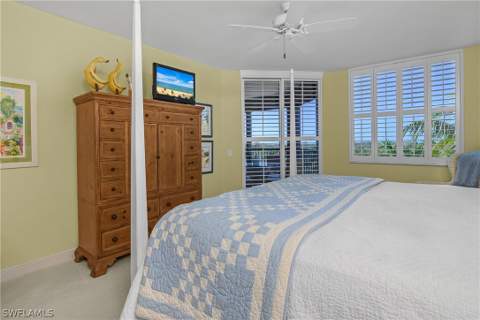 7225 Pelican Bay Blvd 402, Naples FL - photo 21 of 38