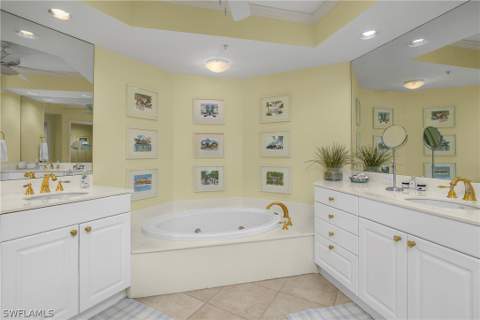 7225 Pelican Bay Blvd 402, Naples FL - photo 22 of 38