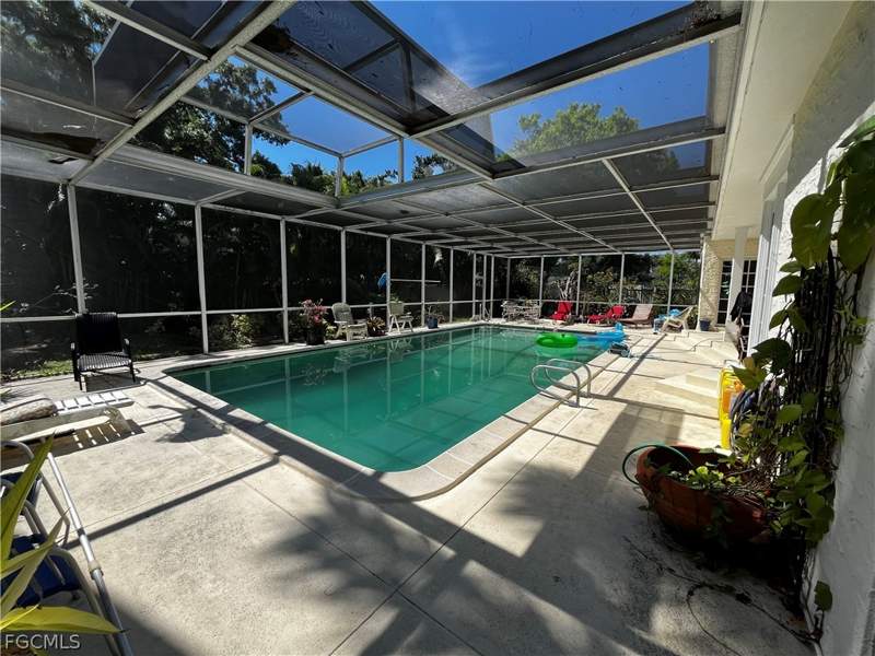 6 bedroom SingleFamilyResidence at 1248 Osceola Dr, Riverside, Fort Myers — photo 2