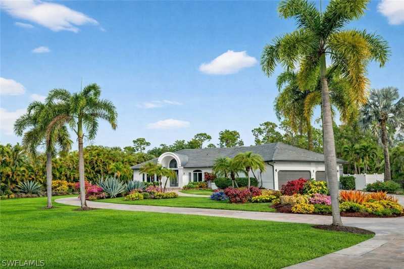 3 bedroom SingleFamilyResidence at 6461 Livingston Woods Ln, Livingston Woods, Naples — photo 1