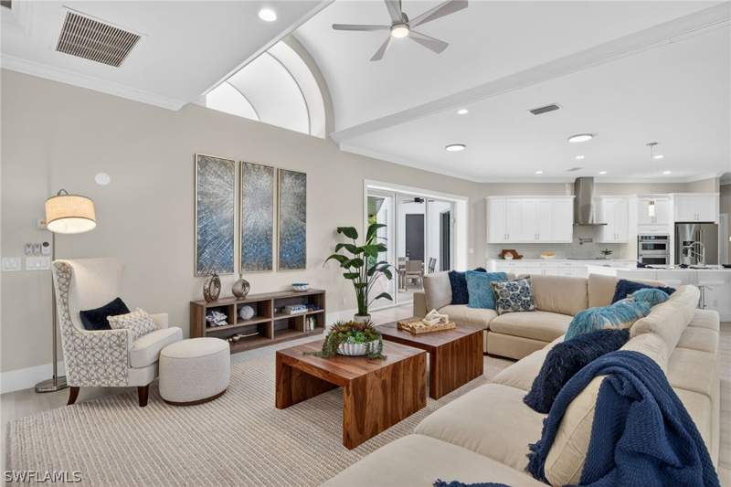 3 bedroom SingleFamilyResidence at 6461 Livingston Woods Ln, Livingston Woods, Naples — photo 4