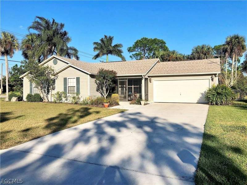 3 bedroom SingleFamilyResidence at 32 Lincoln Ave, Lehigh Acres, Lehigh Acres — photo 2