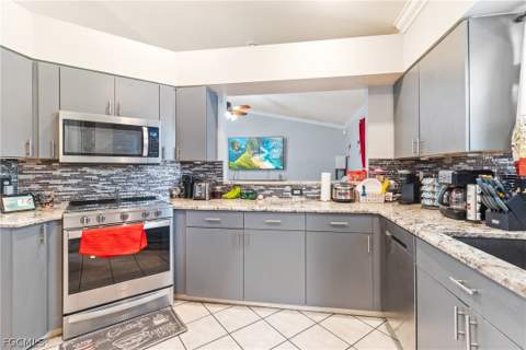 32 Lincoln Ave, Lehigh Acres FL - photo 9 of 31