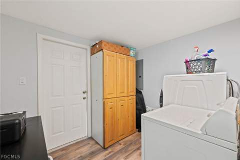 260 Delray Ave, Fort Myers FL - photo 11 of 31