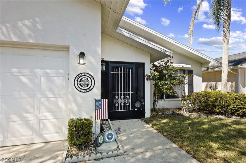 2 bedroom SingleFamilyResidence at 5521 Longleaf Dr, Foxmoor Lakes, North Fort Myers — photo 3