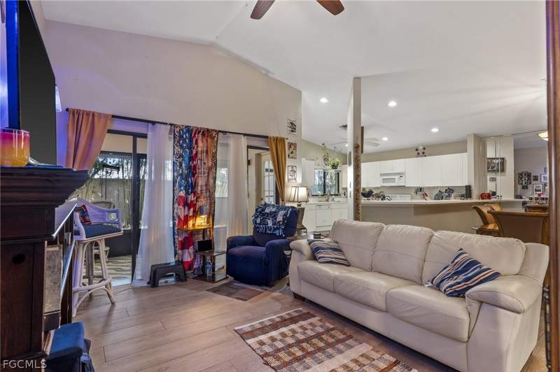 2 bedroom SingleFamilyResidence at 5521 Longleaf Dr, Foxmoor Lakes, North Fort Myers — photo 4