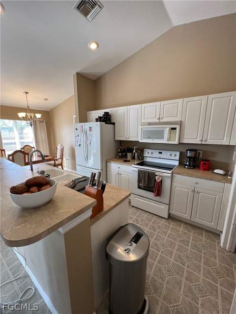 3446 NE 10th Ave, Cape Coral FL - photo 10 of 22