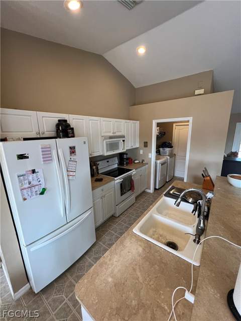 3446 NE 10th Ave, Cape Coral FL - photo 11 of 22