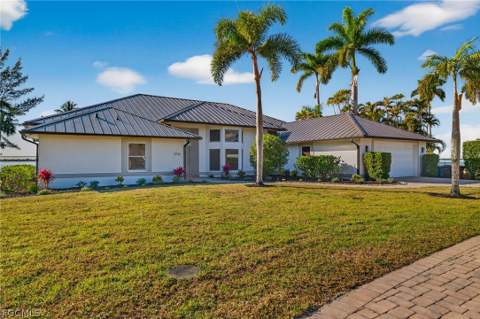 3776 Harold Ave, Fort Myers FL - photo 7 of 47