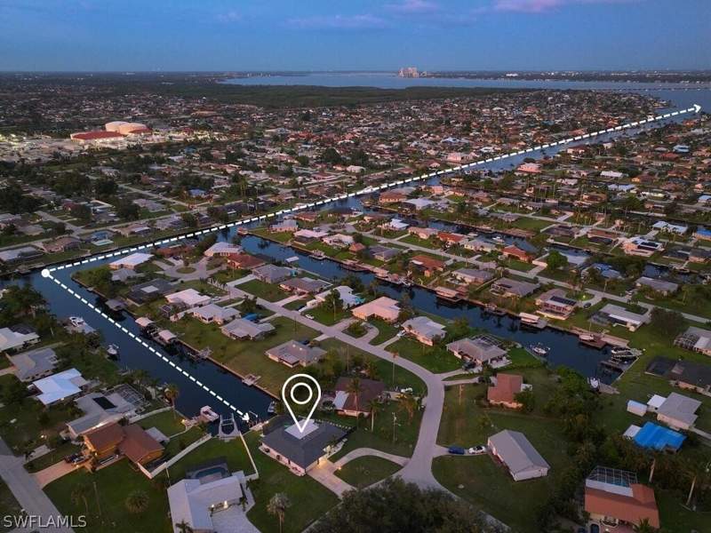 4 bedroom SingleFamilyResidence at 1627 SE 29th Ter, Cape Coral, Cape Coral — photo 2