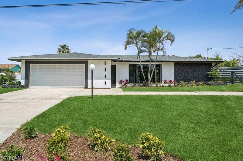 4 bedroom SingleFamilyResidence at 1627 SE 29th Ter, Cape Coral, Cape Coral — photo 3