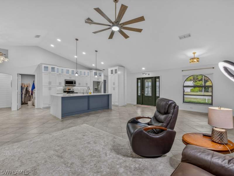 3 bedroom SingleFamilyResidence at 2264 Outrigger Ln, River Reach, Naples — photo 4
