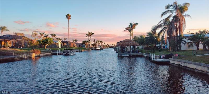 3 bedroom SingleFamilyResidence at 3018 SE 18th Pl, Cornwallis, Cape Coral — photo 2