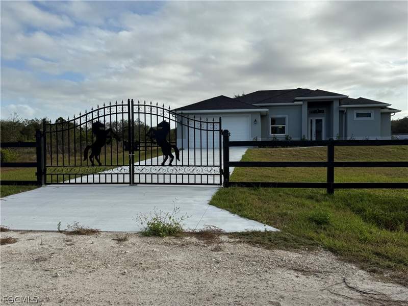 3 bedroom SingleFamilyResidence at 665 N Olivo St, Montura Ranch Estates, Clewiston — photo 2