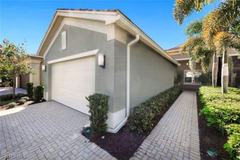 16471 Orinda Way, Bonita Springs FL - photo 6 of 33
