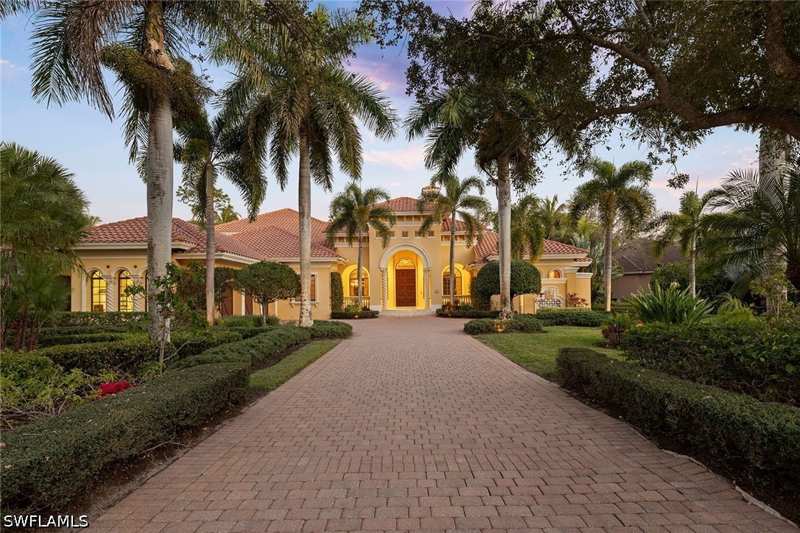 4 bedroom SingleFamilyResidence at 15192 Brolio Way, Padova, Naples — photo 1
