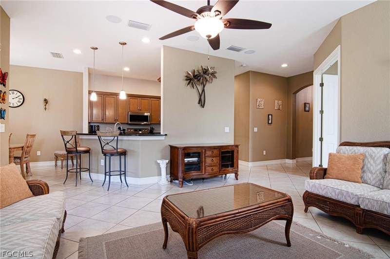 2 bedroom Attached at 11094 Esteban Dr, Paseo, Fort Myers — photo 4