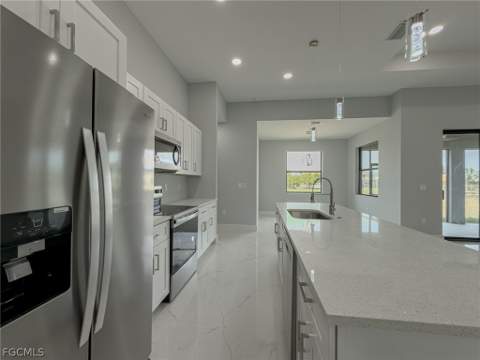 417 Paddock St, Lehigh Acres FL - photo 8 of 37