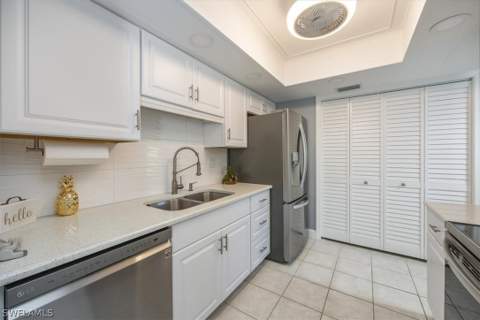 3036 Kings Lake Blvd 7564, Naples FL - photo 6 of 24