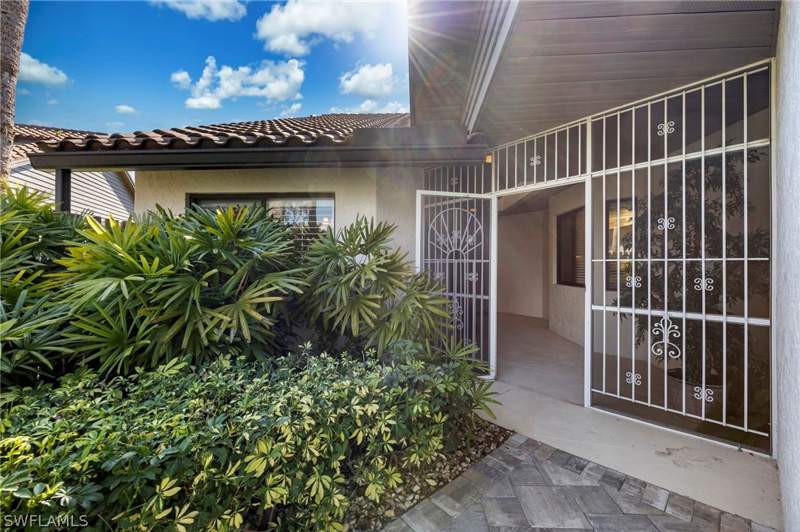 2 bedroom Attached at 105 Cypress View Dr 105, Eagle Creek, Naples — photo 3