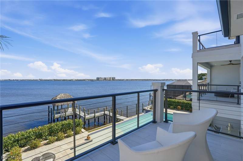 5 bedroom SingleFamilyResidence at 5735 Riverside Dr, Cape Coral, Cape Coral — photo 4