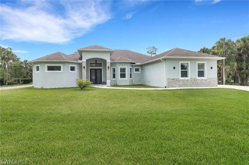 4 bedroom SingleFamilyResidence at 1086 21st St SW, Golden Gate Estates, Naples — photo 2