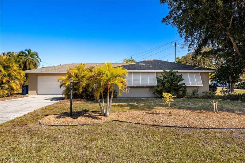 2 bedroom SingleFamilyResidence at 15637 Omai Ct, Tahitian Shores, Fort Myers — photo 1