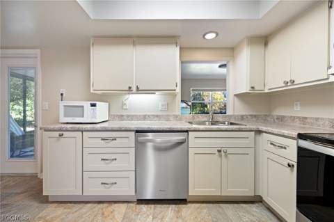 15637 Omai Ct, Fort Myers FL - photo 16 of 30